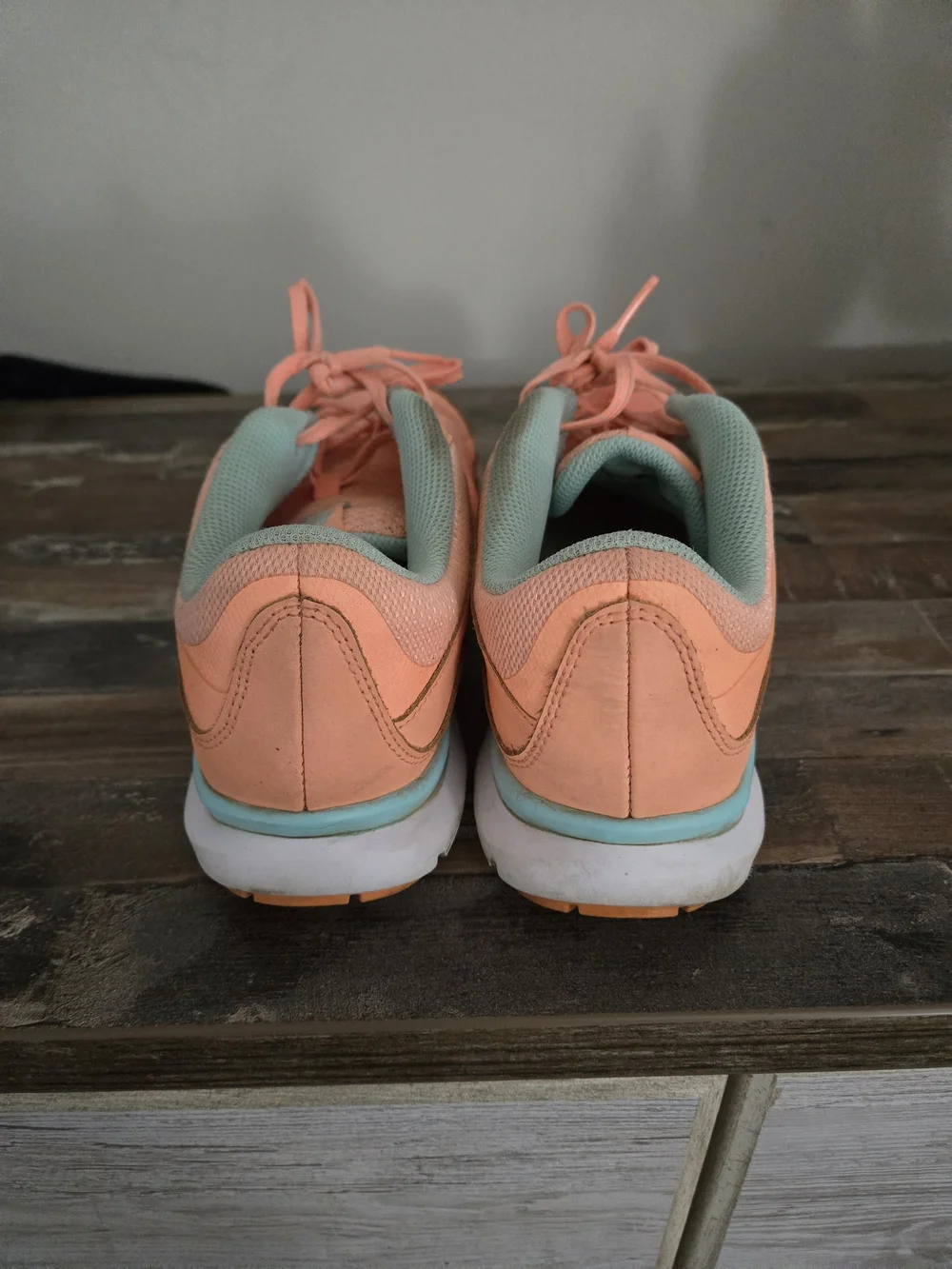 Nike Women's Peach and Mint Athletic Running Shoes